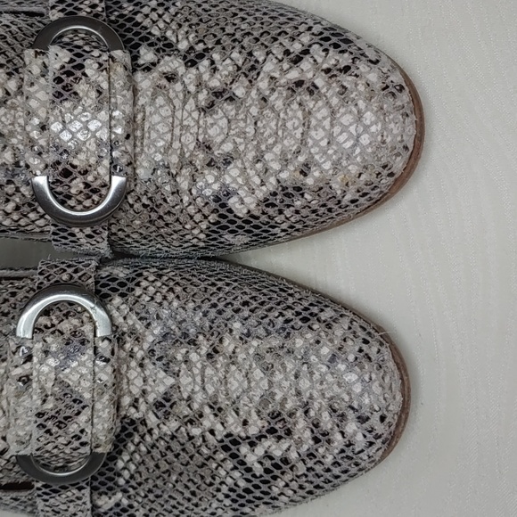 Corso Como Women's Size 7.5 Snakeskin Pattern Leather Loafer - Picture 2 of 8